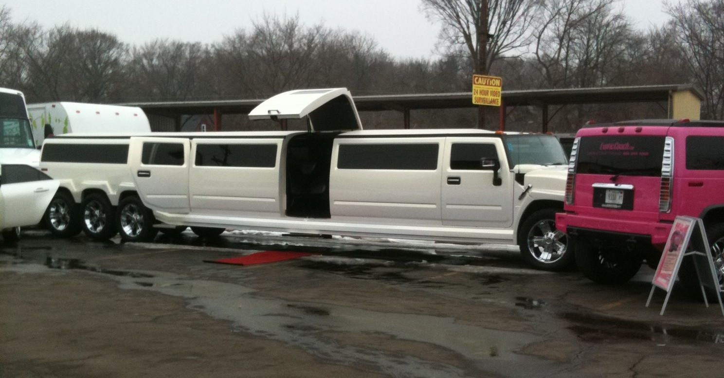 Triple axle hummer limo